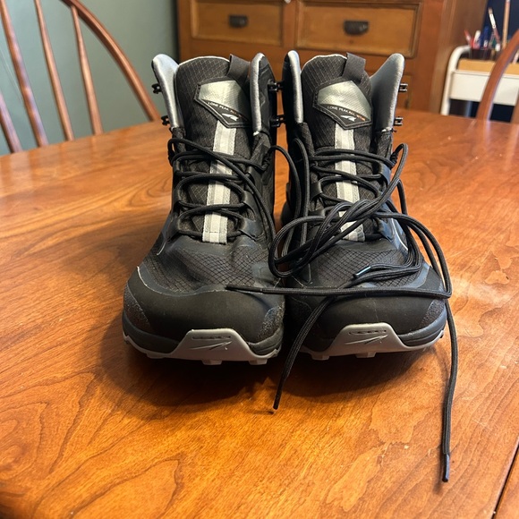 ALTRA Black Mid Sneaker ALL-WTHR Boots, 10.5 - Picture 2 of 10